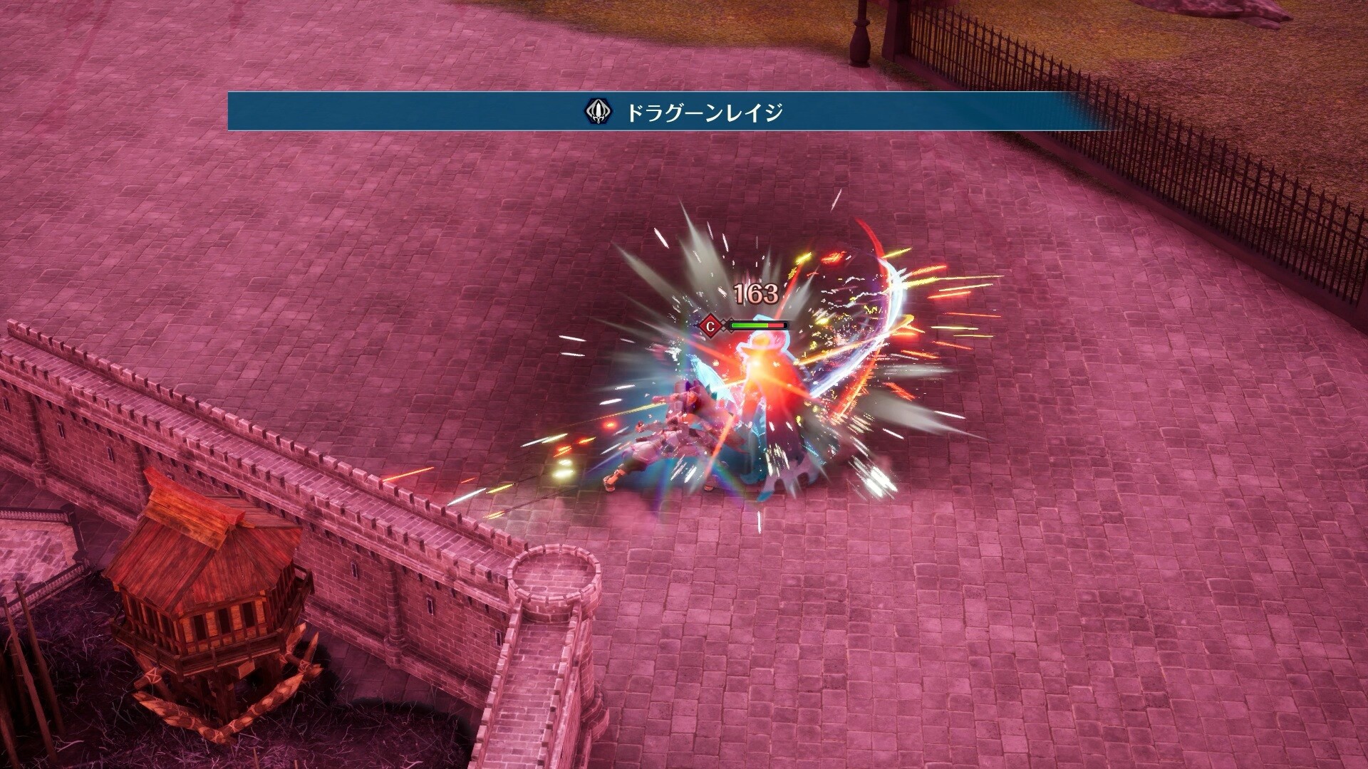 城壁上でドラグーンレイジを放つブリガンダイン アビスの戦闘画面